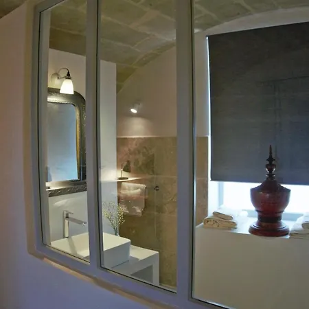 Les Canisses, Magnifique Avec Terrasse Au Coeur D'uzes Apartament