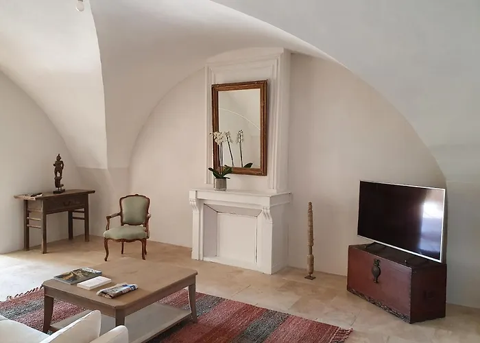 Appartement Les Canisses, Magnifique Avec Terrasse Au Coeur D'uzes Uzès
