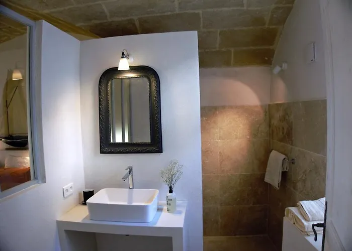 Les Canisses, Magnifique Avec Terrasse Au Coeur D'uzes Appartement