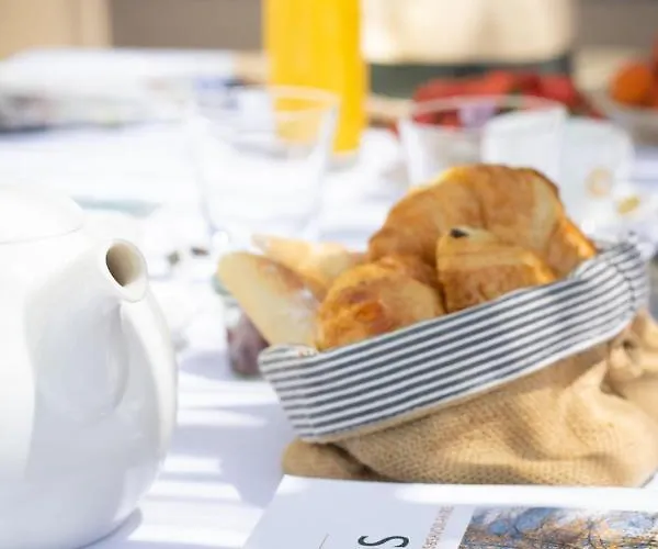 Les Canisses, Magnifique Avec Terrasse Au Cœur D'uzès *